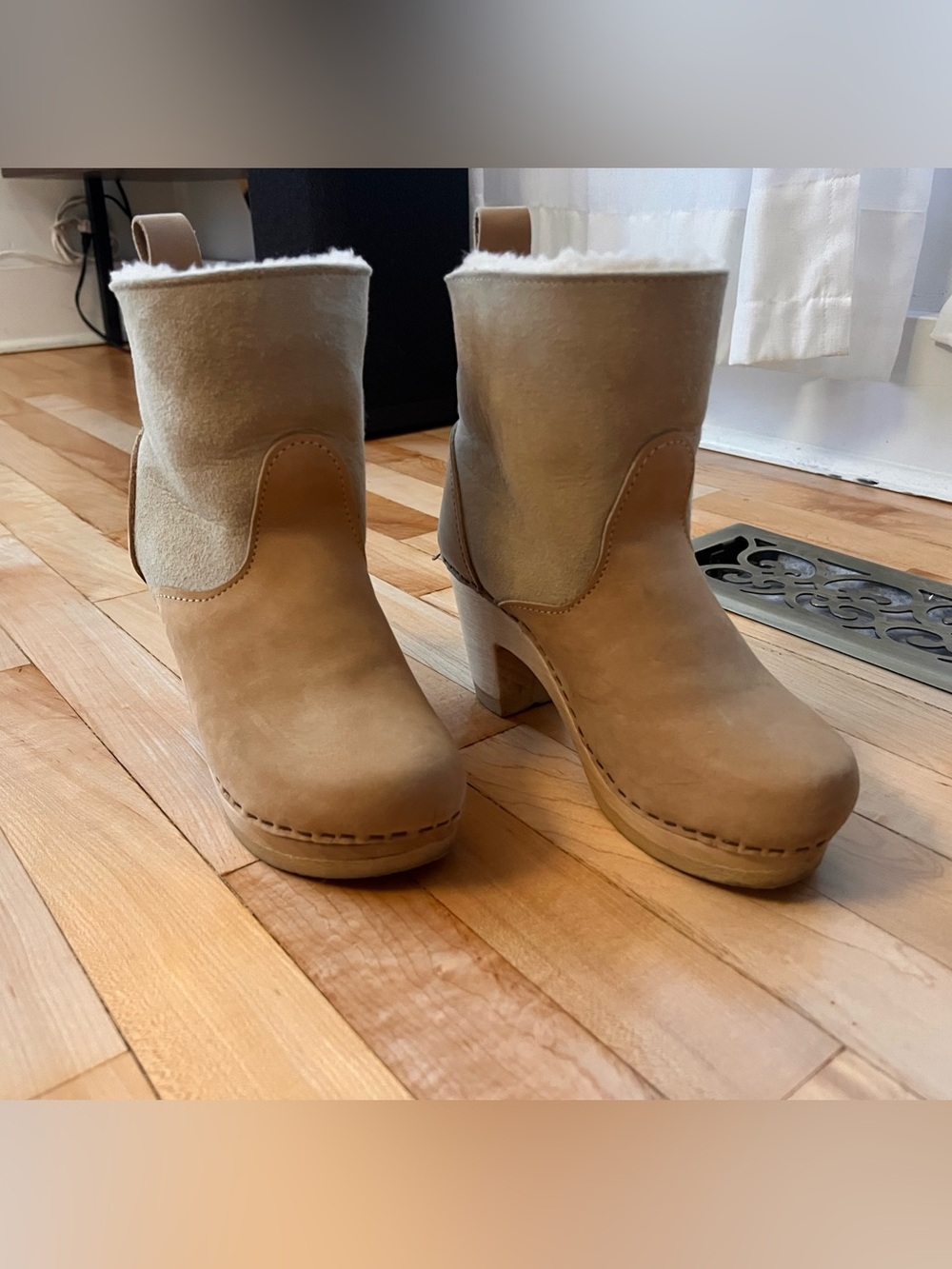 No.6 - Women's Tan Shearling-Lined Suede Ankle Boots - 36 (5.5)